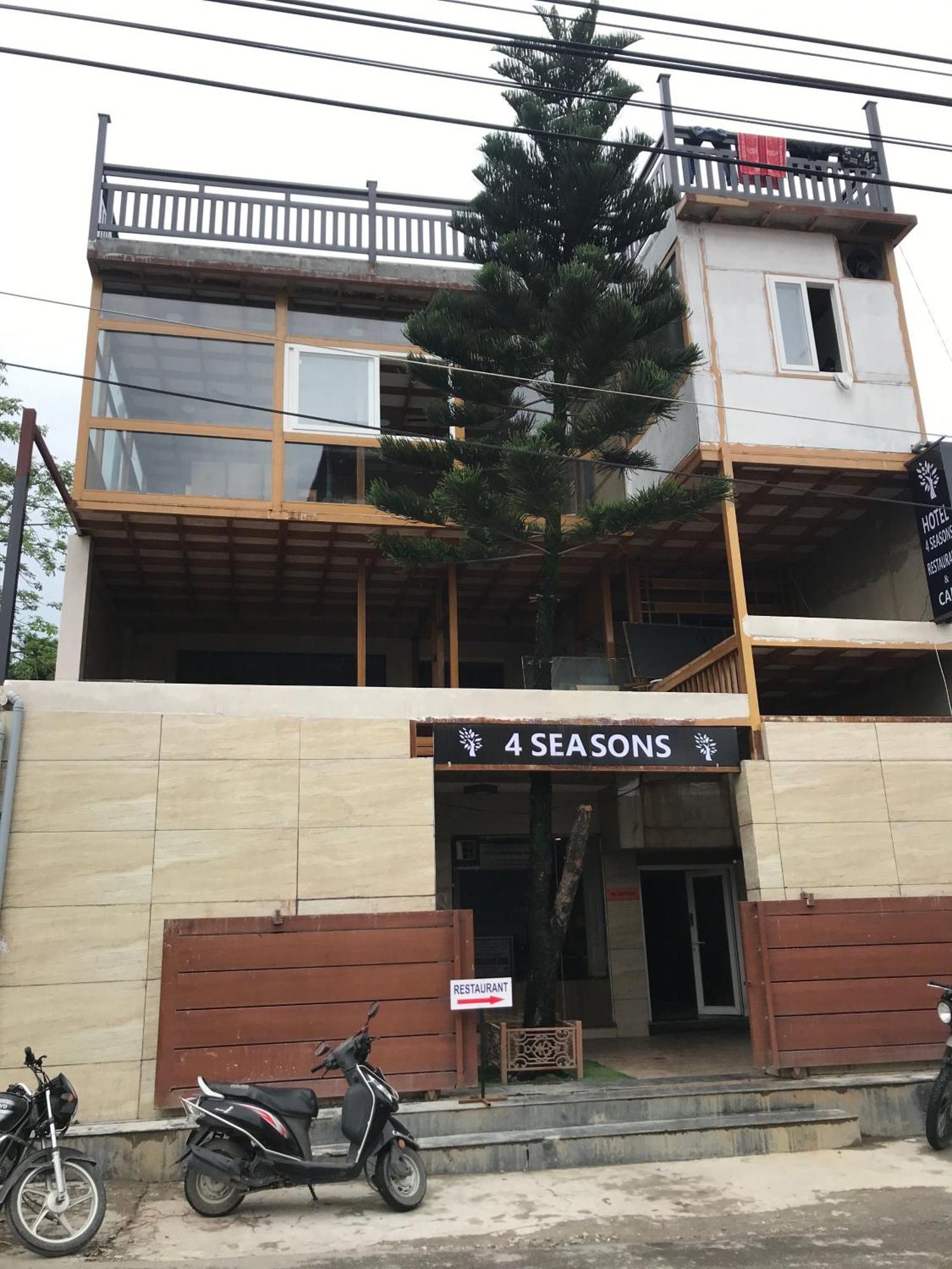 Hotel O 4 Seasons Restaurant & Cafe 데라둔 외부 사진